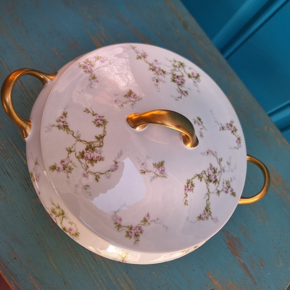 Limoges France Serving Bowl with Lid Pink Roses Gold Leaf Casserole Dish - Picture 14 of 15